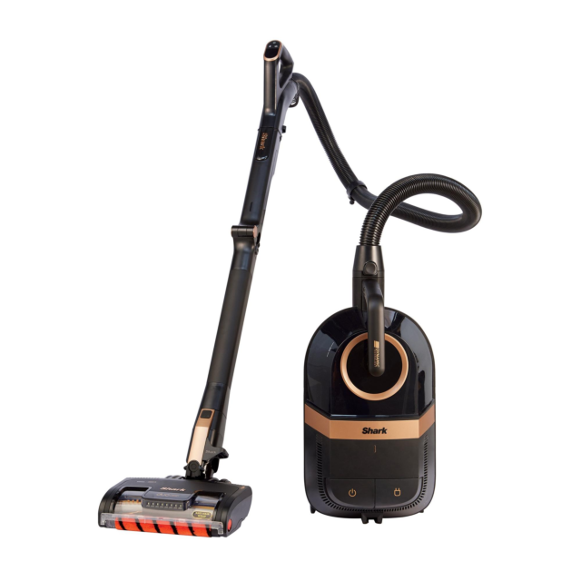 Shark CZ500UKT  Bagless Cylinder Vacuum Cleaner With Dynamic Technology Anti Hair Wrap + Duoclean Pet Model Black / Copper